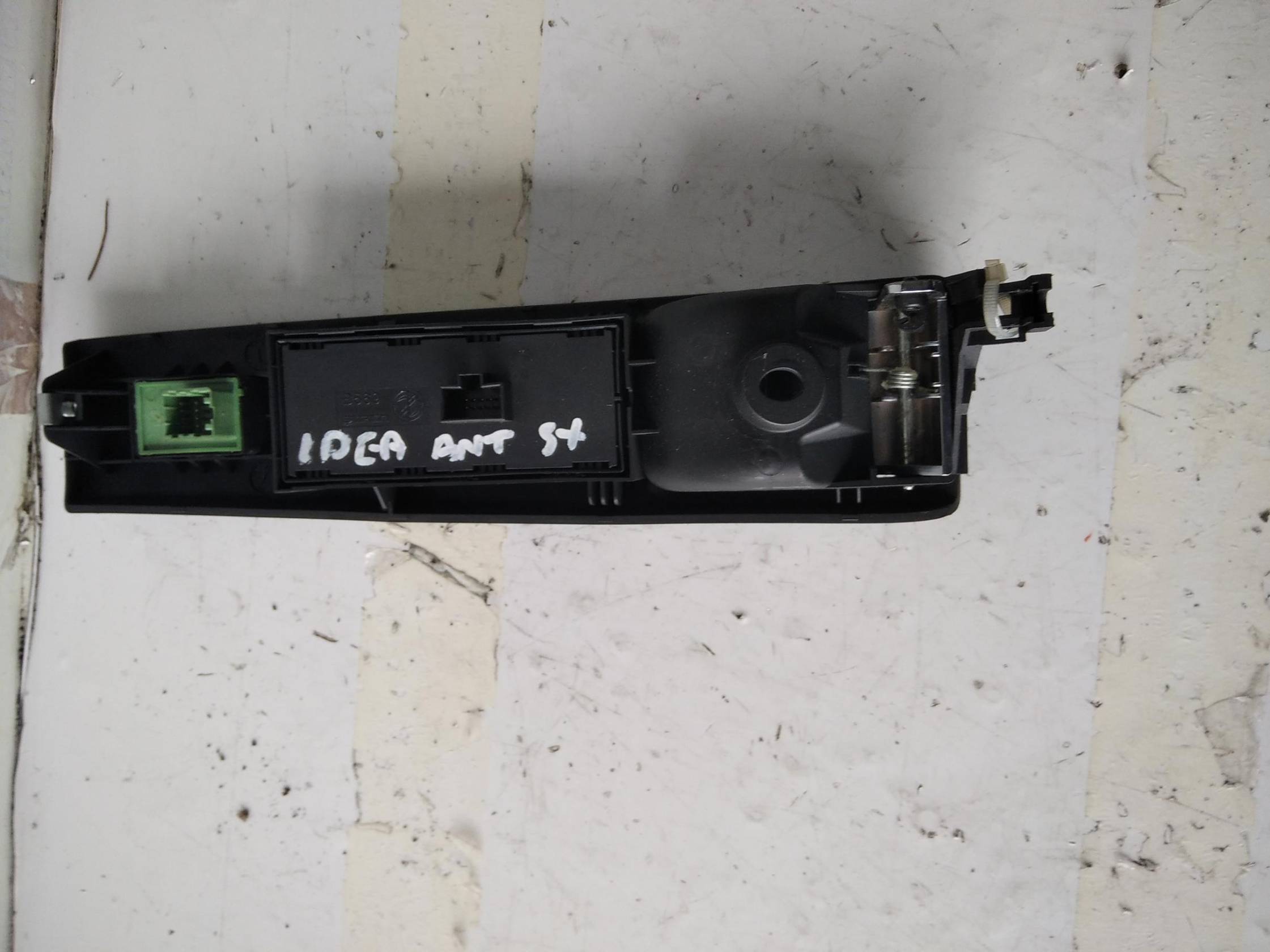 Interruttore alzacristalli porta ant. sx.